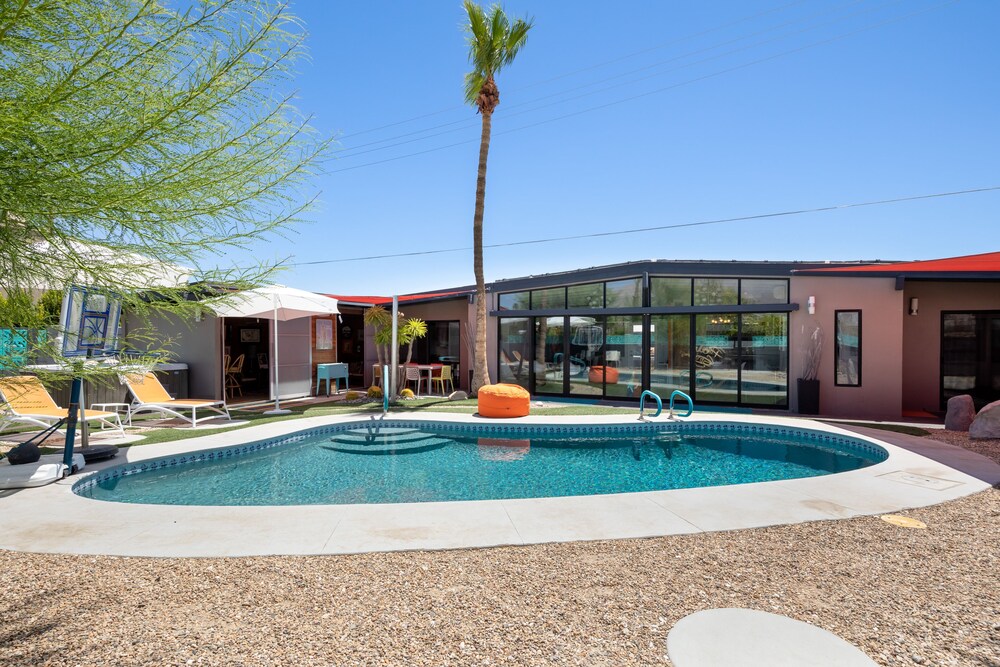 Modern Desert Oasis - Image 36