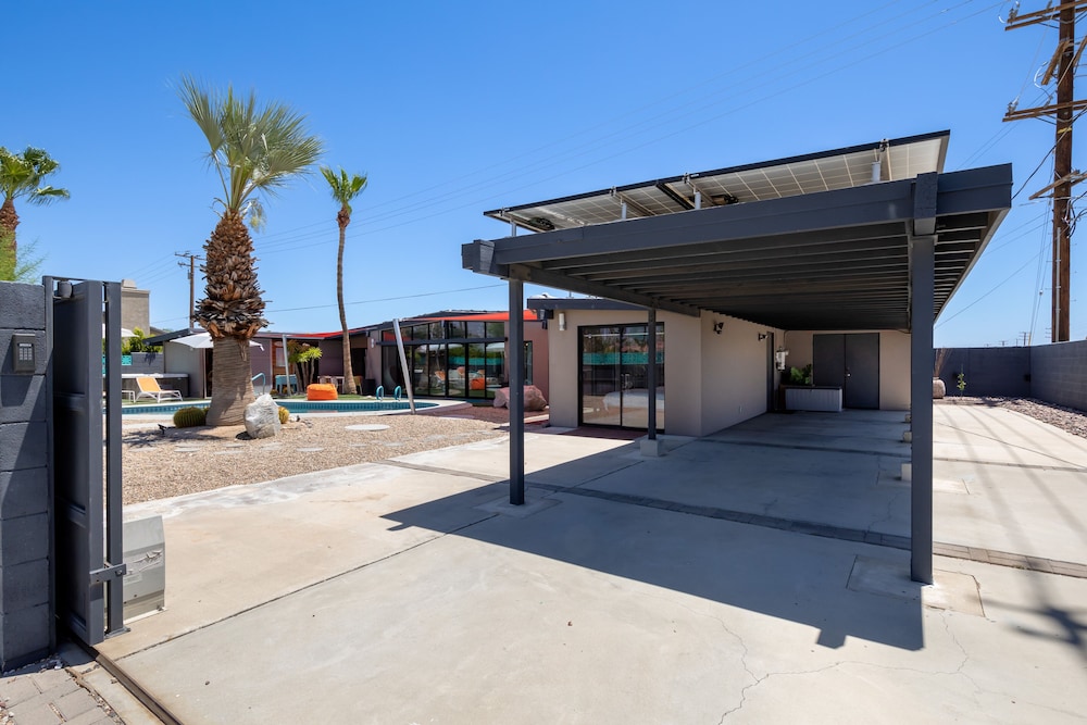 Modern Desert Oasis - Image 41