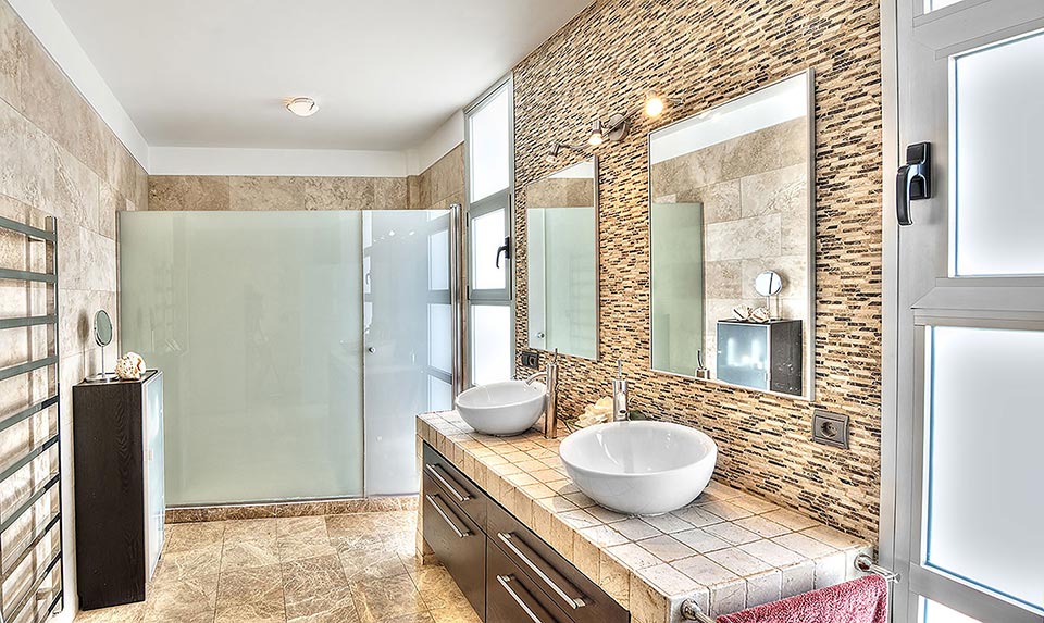 Modern Mansion - Image 2