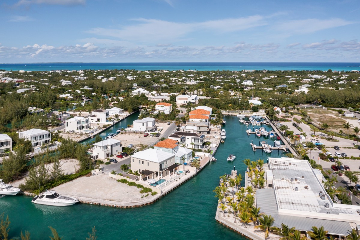 Kira Isle Home - Image 36