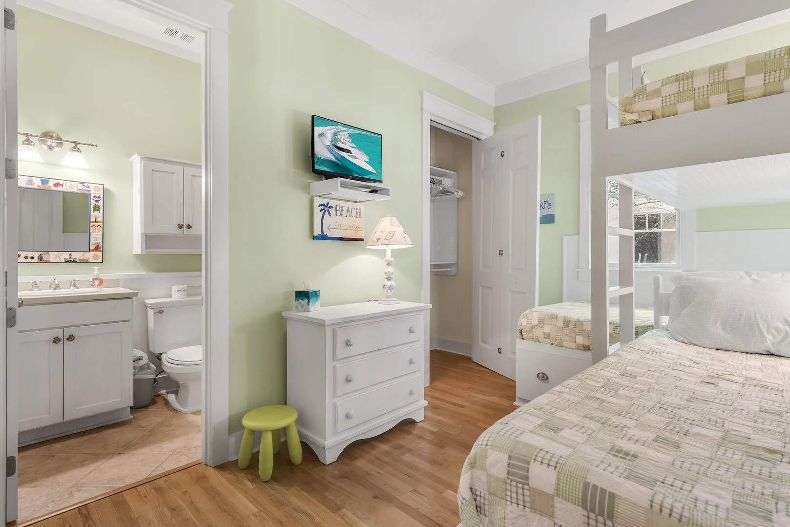 Water Street House - Image 22