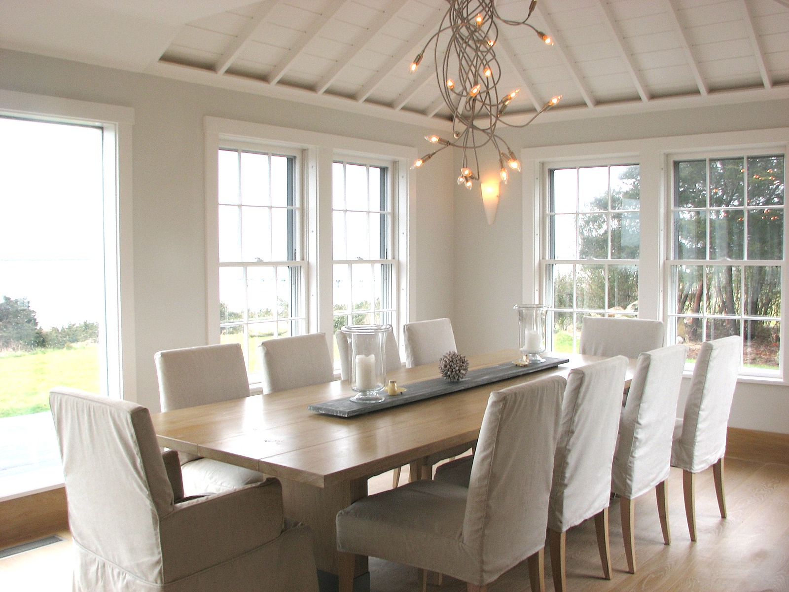 Harbor House - Image 9