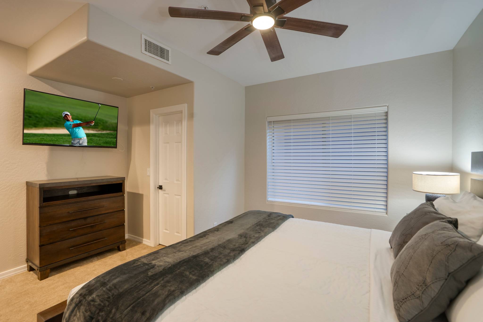 Gary Manor - Image 20