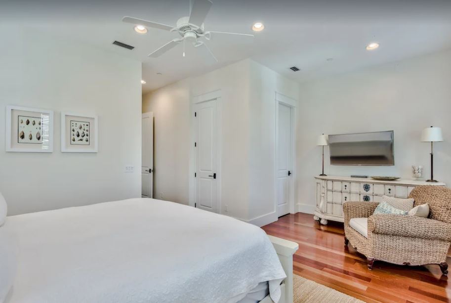 Water House - Image 18