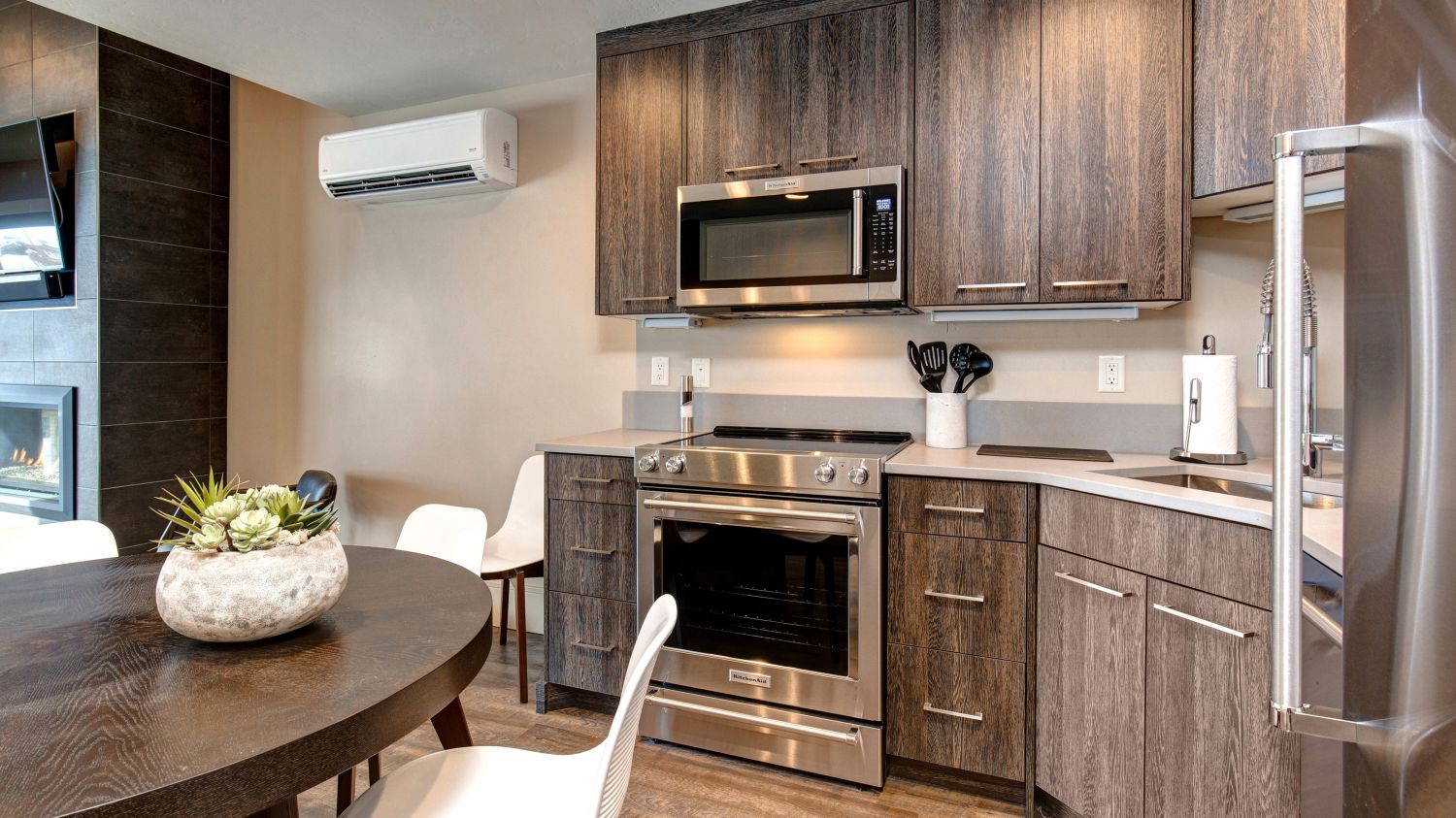 Lowell Home - Image 7