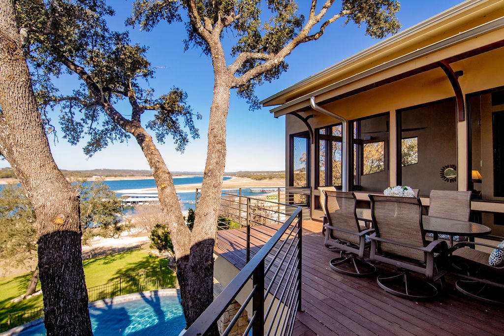 Lakeshore Place - Image 35