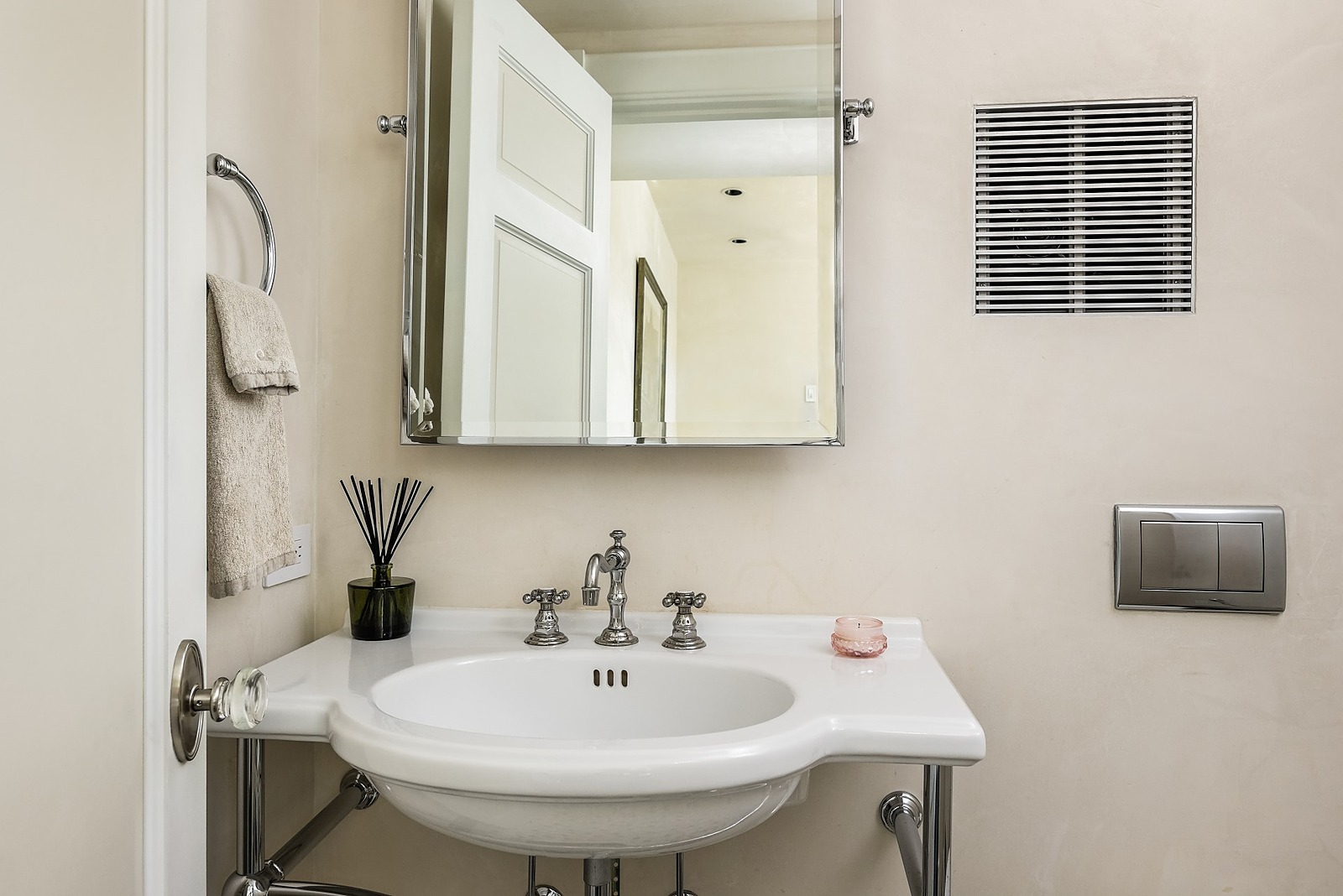 Monarch Place - Image 24