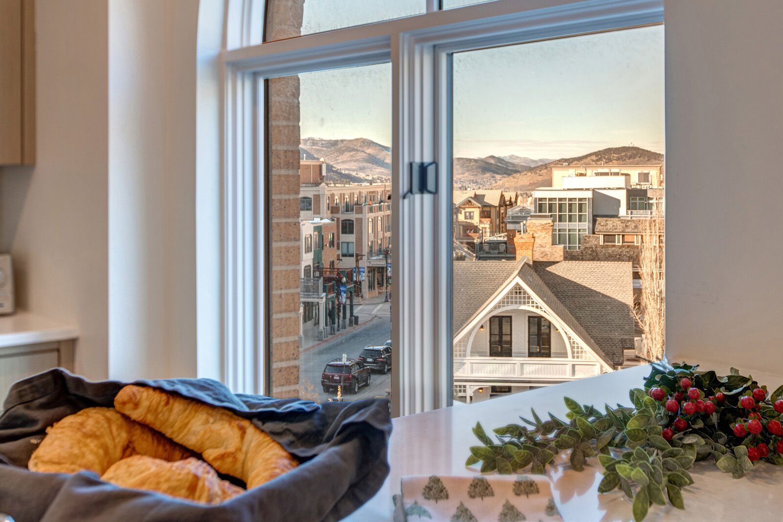 Silver Home - Image 22