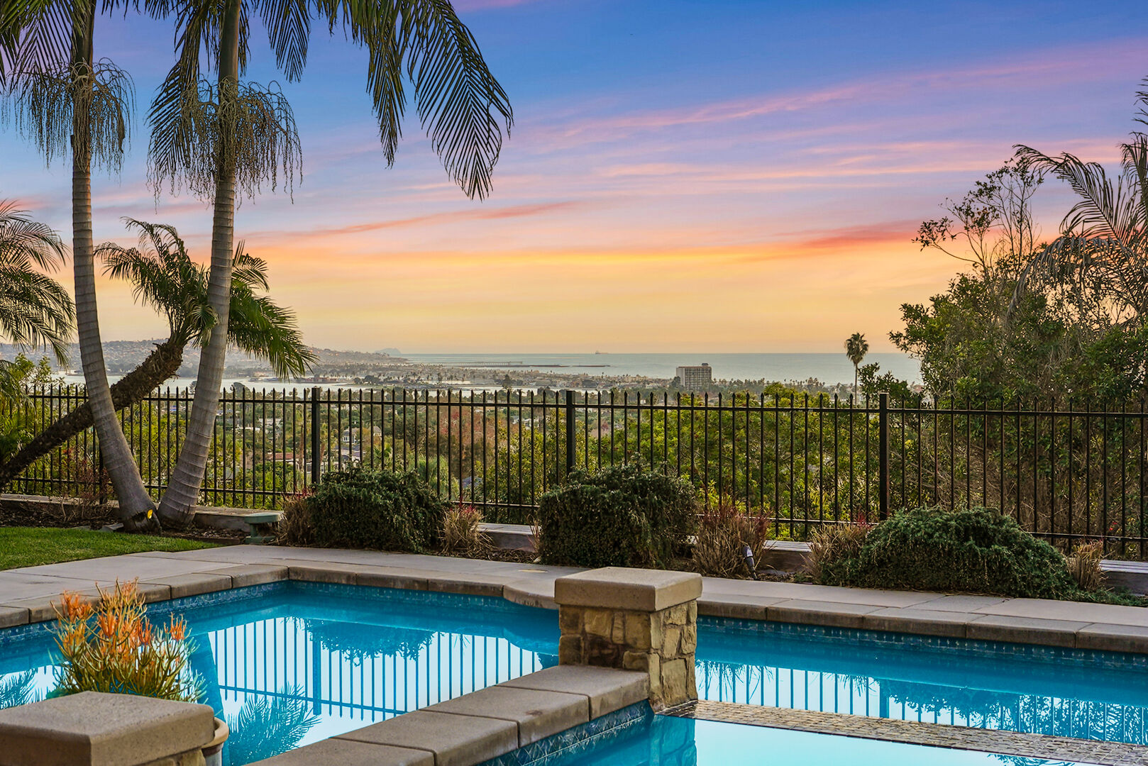 Campana House - Image 49