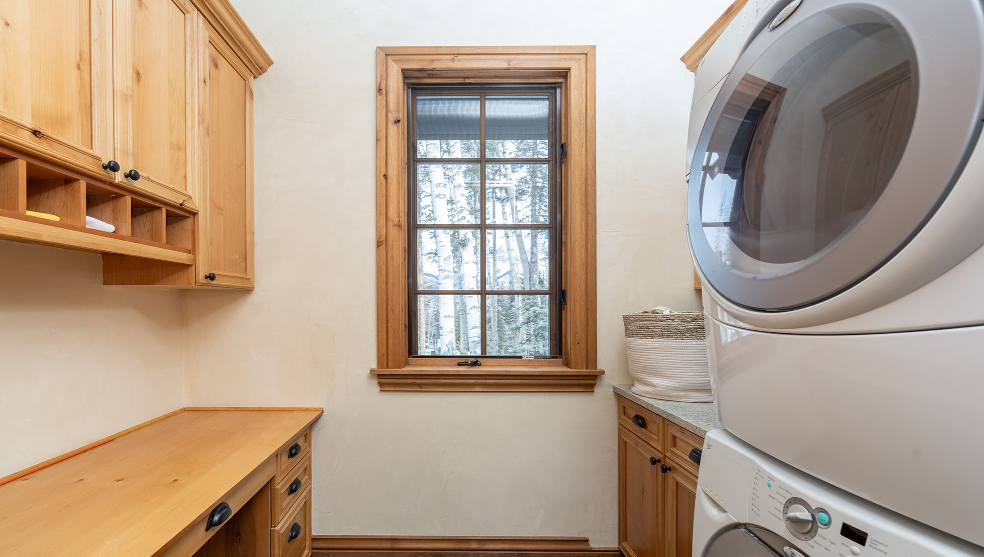 San Joaquin Manor - Image 19