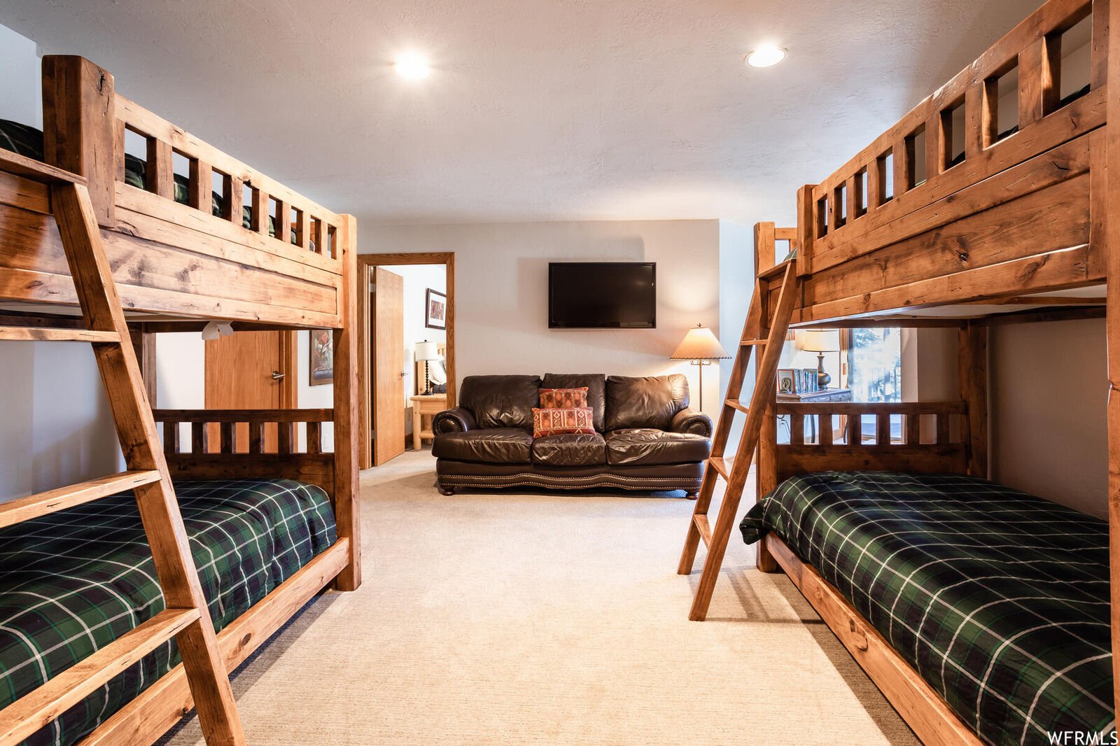 Pinnacle House - Image 34