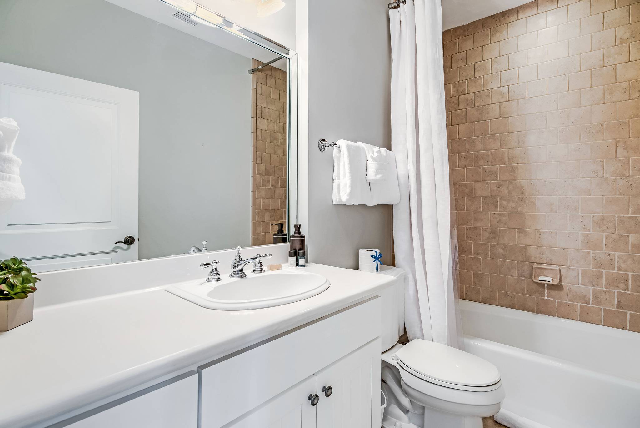 Augustine Home - Image 22