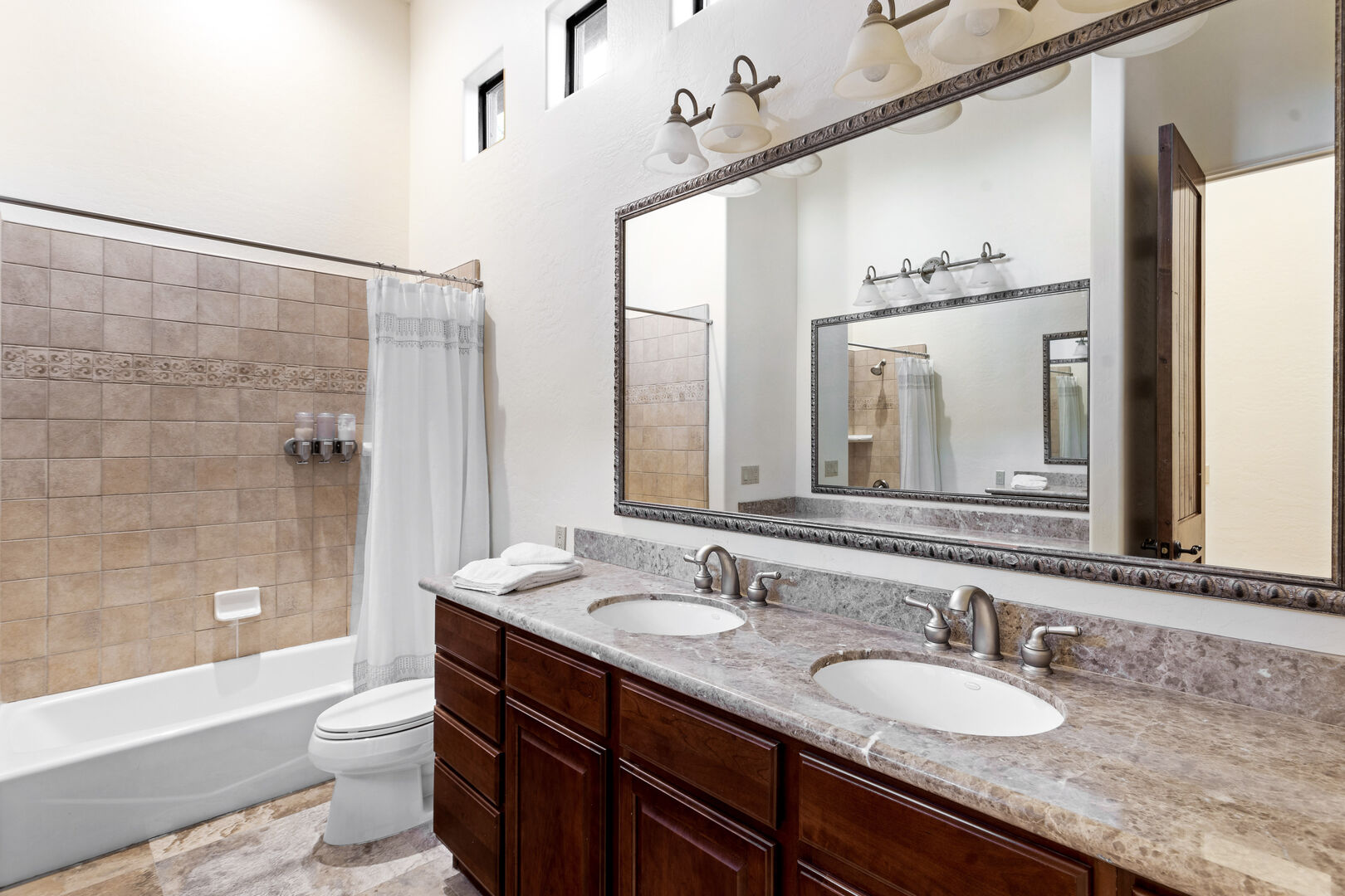 Redbird Manor - Image 25