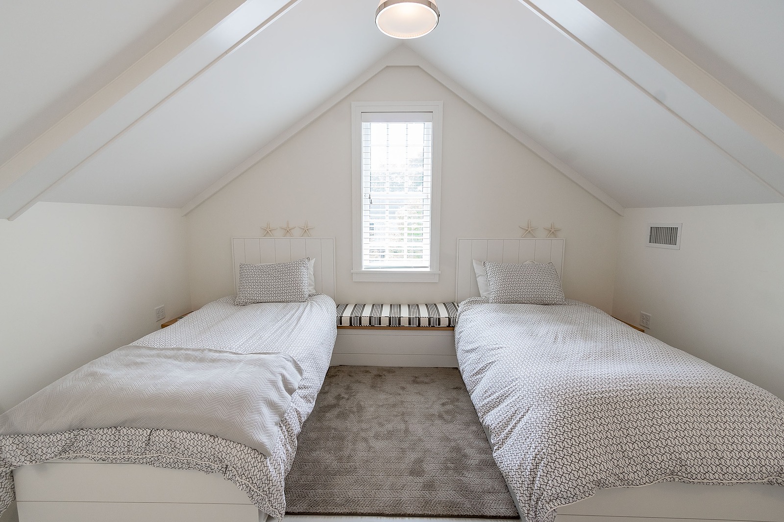 Academy Place - Image 26