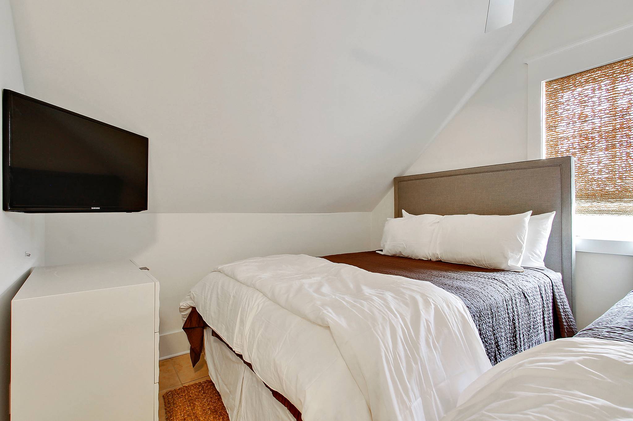 Flying Fish Home - Image 18