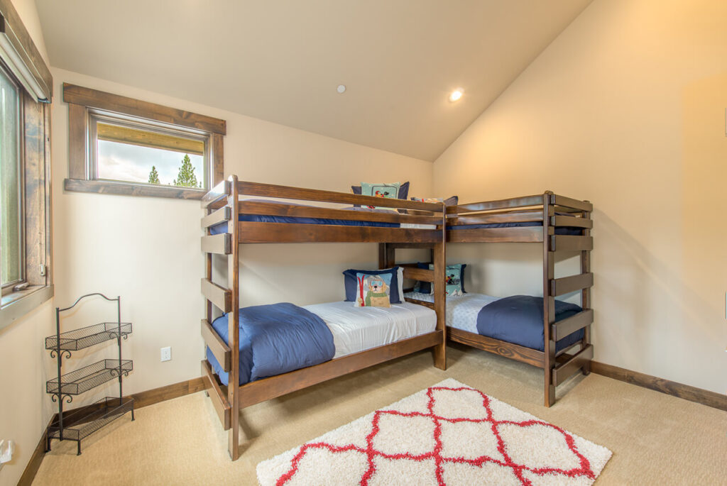 Mountain Hemlock Home - Image 26