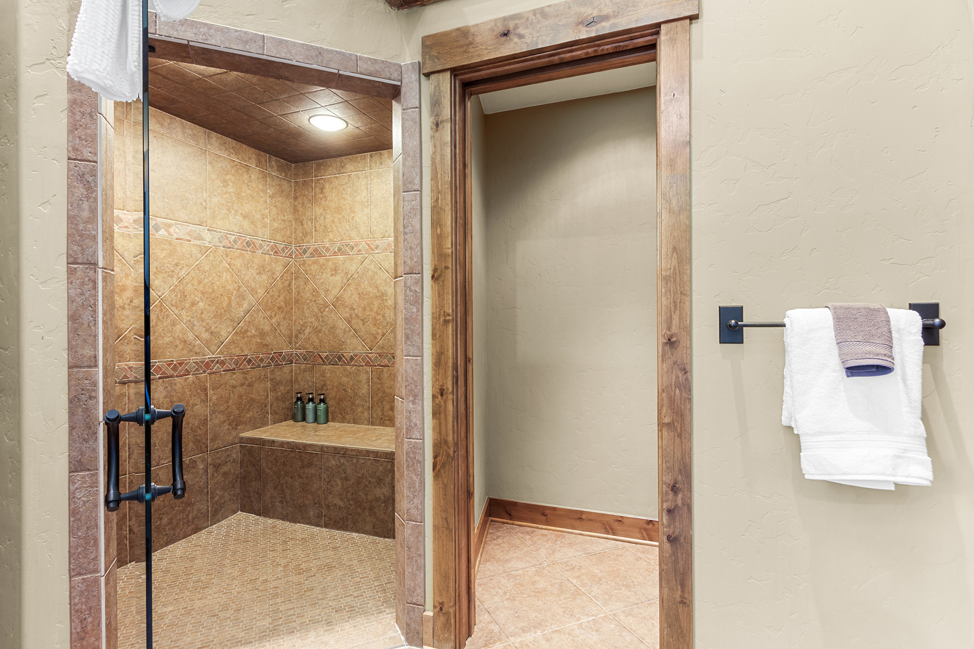 Twin Peaks Lodge - Image 26