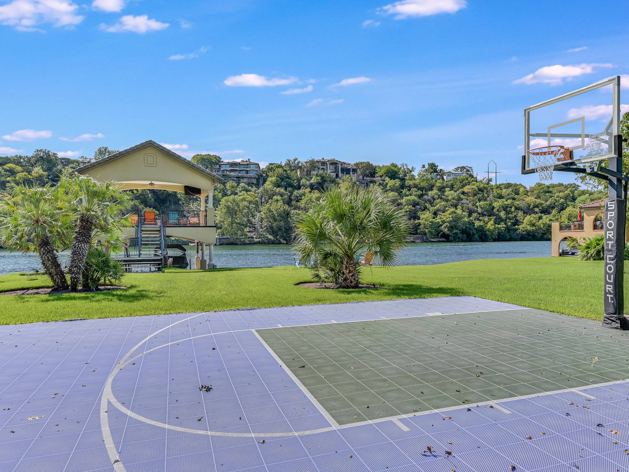 Janis Villa - Image 44