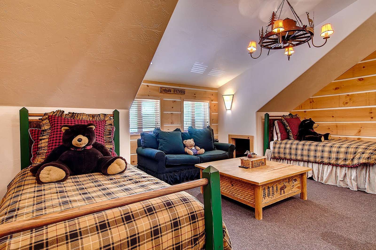 Country Club Manor - Image 16