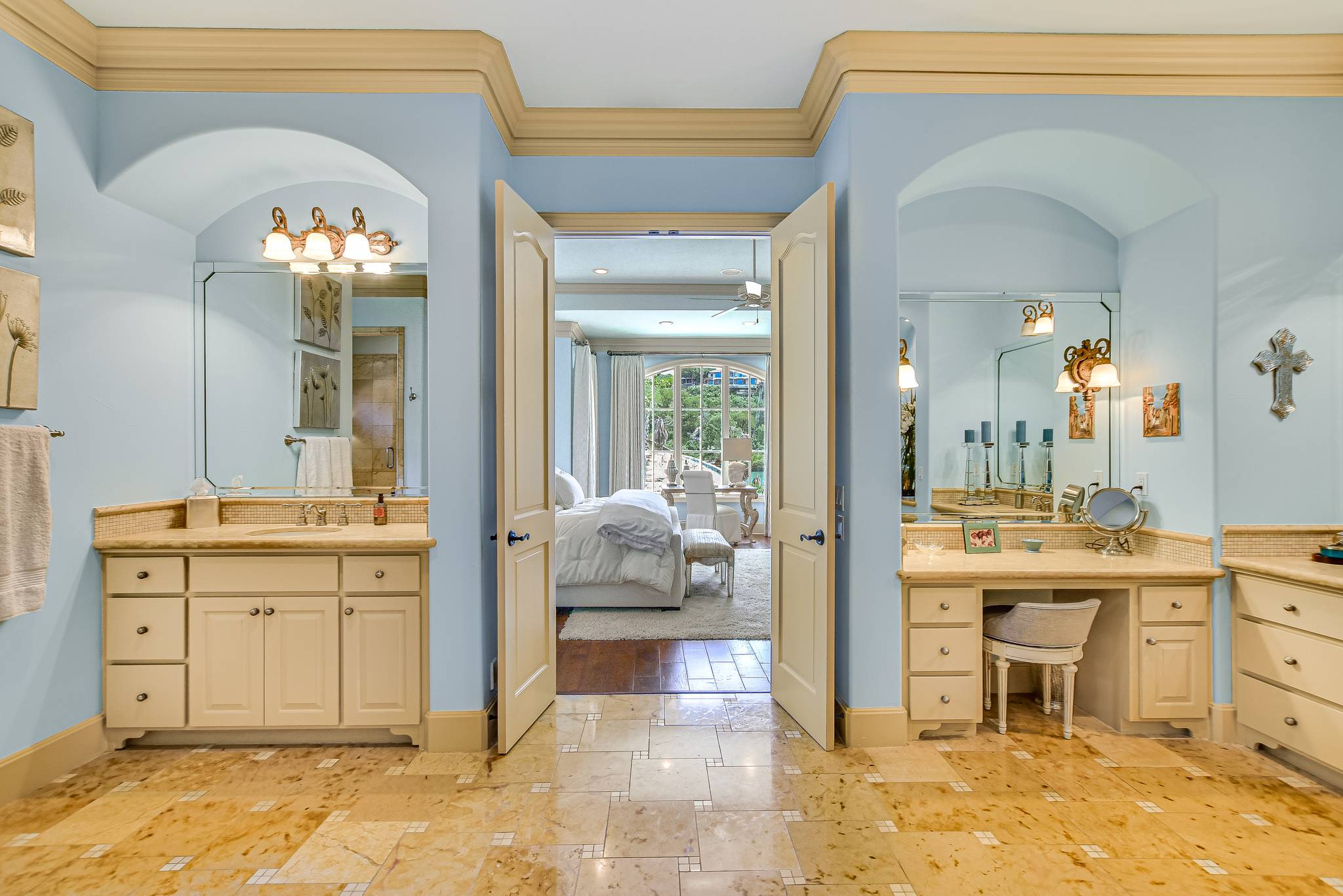 Janis Villa - Image 20