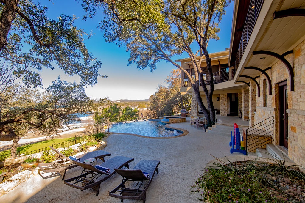 Lakeshore Place - Image 42