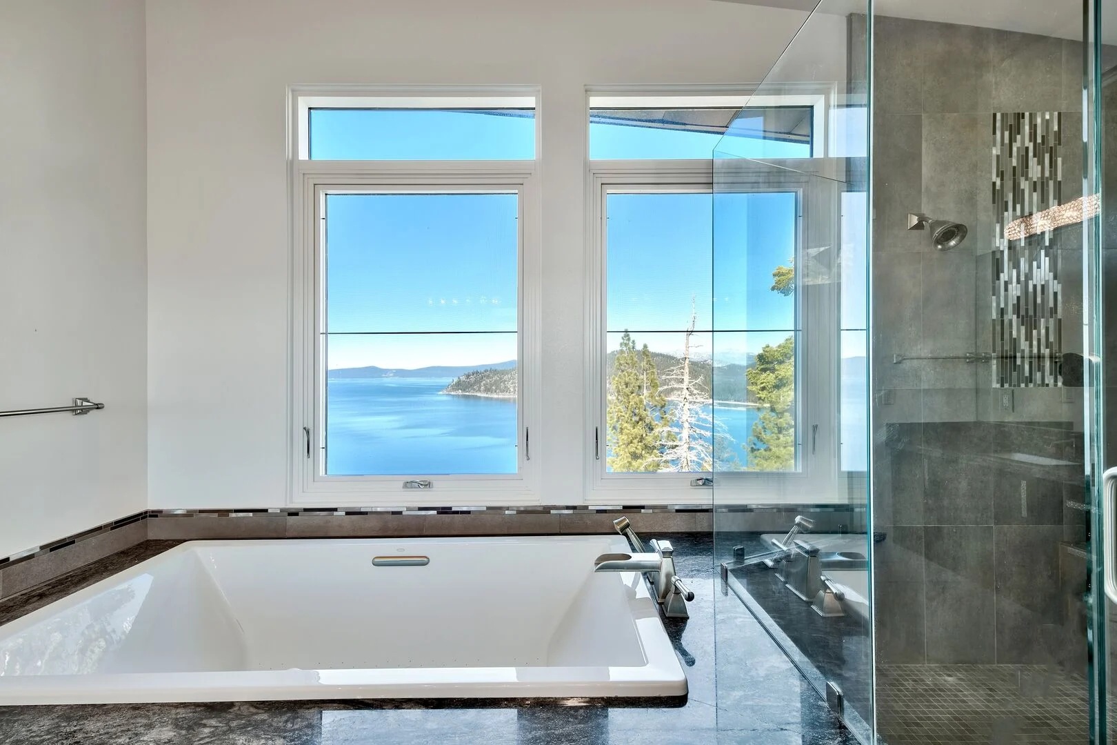 Point Place Home - Image 16