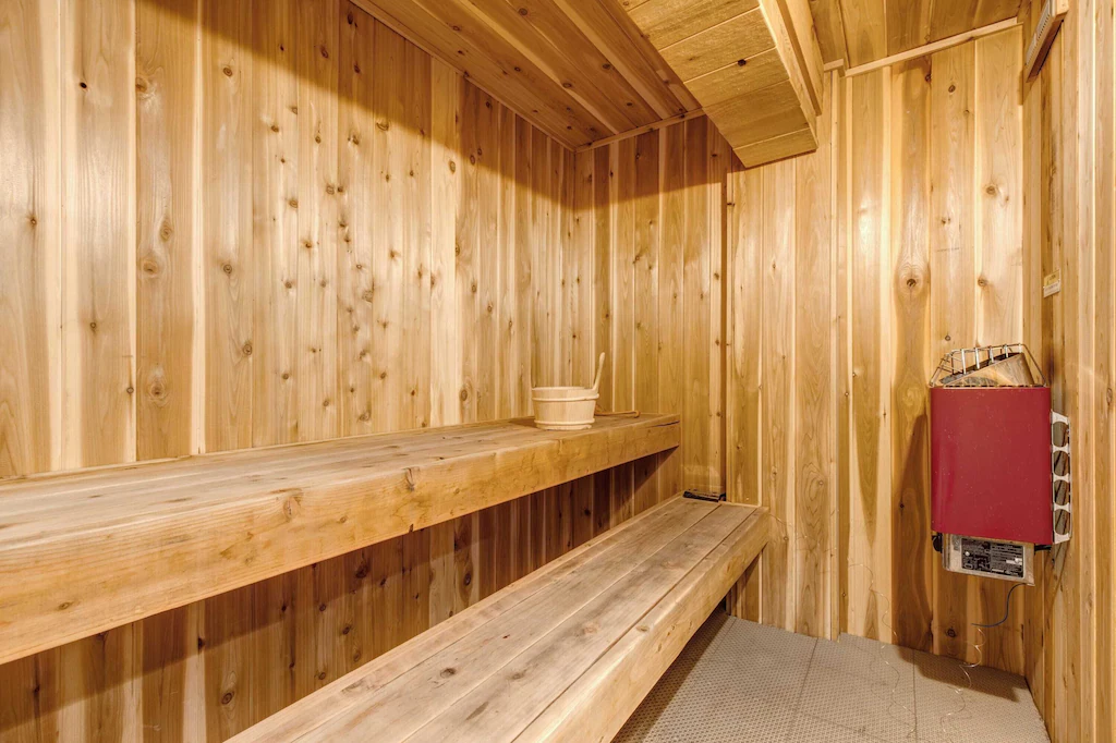 Warnick Manor - Image 19