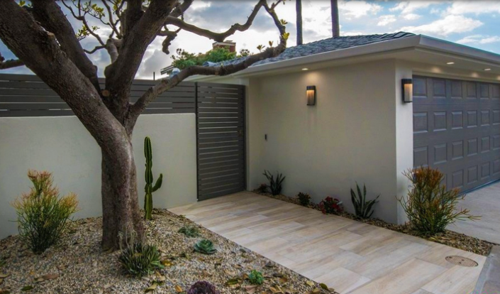 Dolphin Home - Image 20