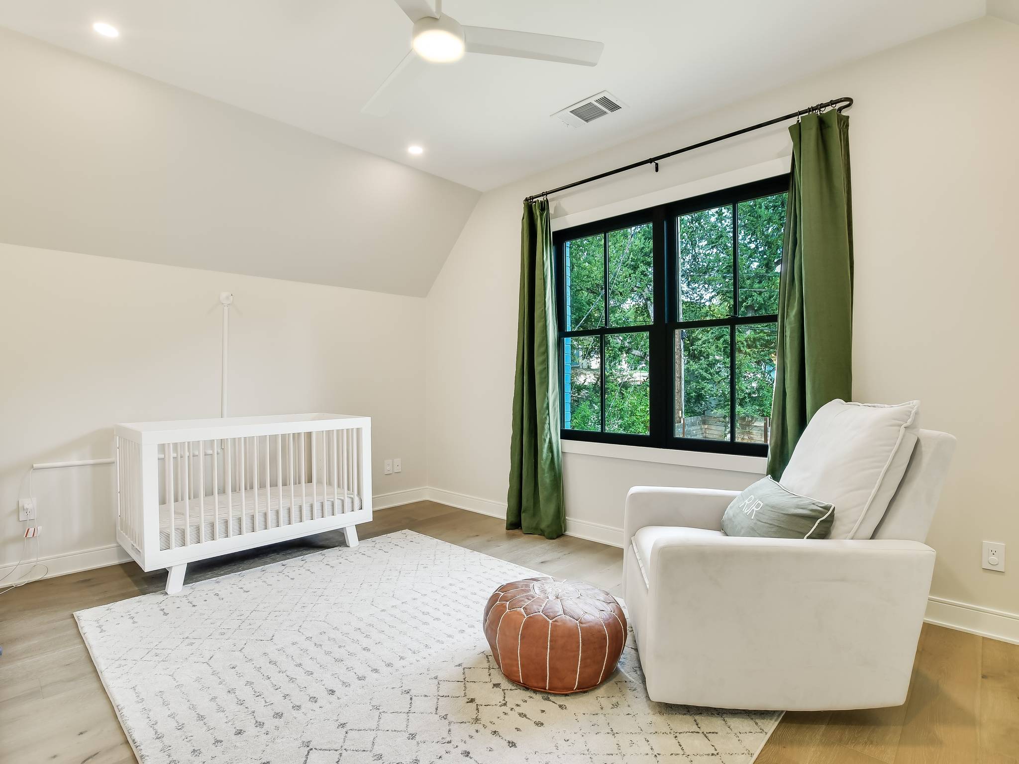 Oro House - Image 34