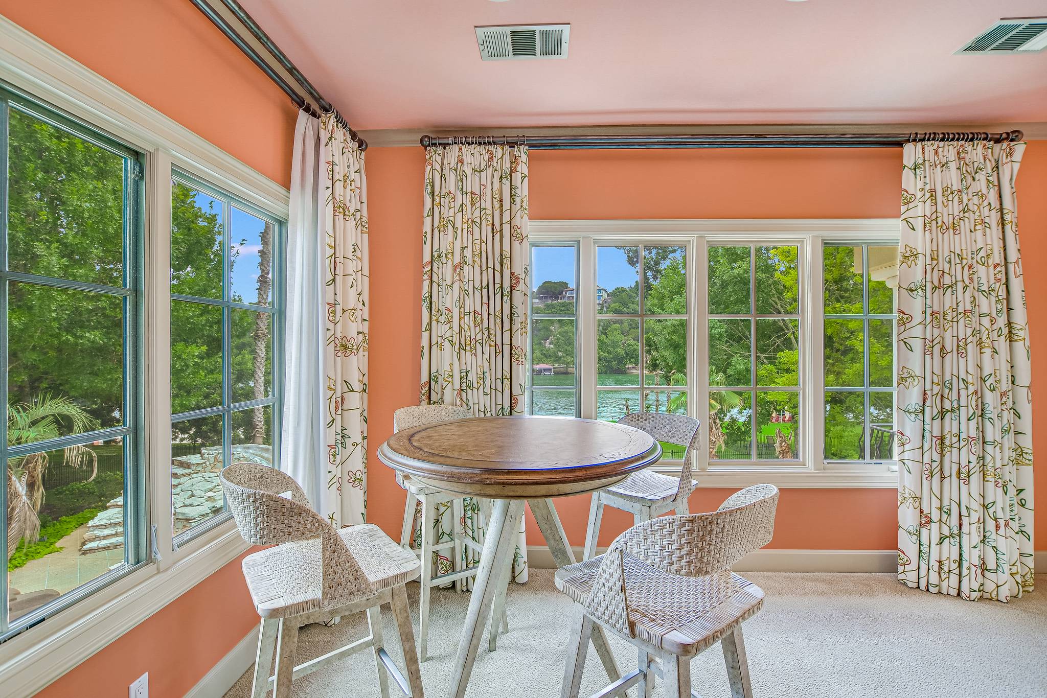 Janis Villa - Image 13