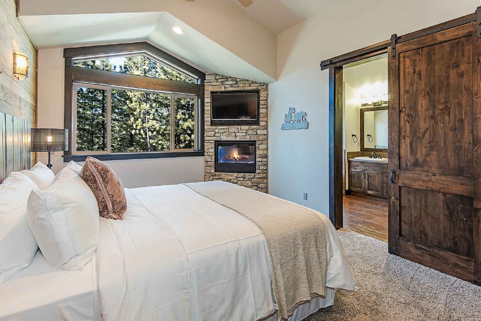 Trail Manor - Image 21