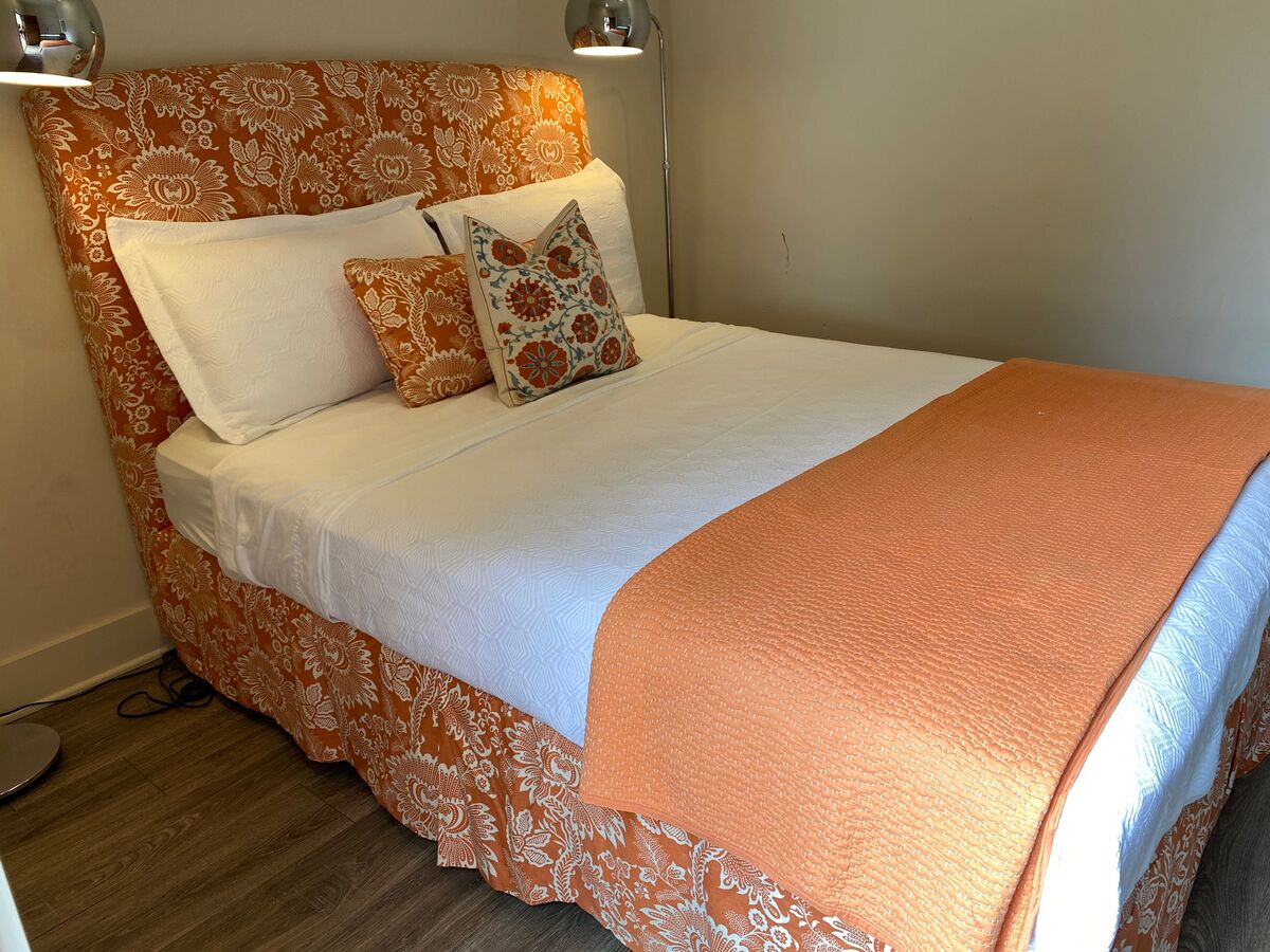 Spring Manor - Image 24