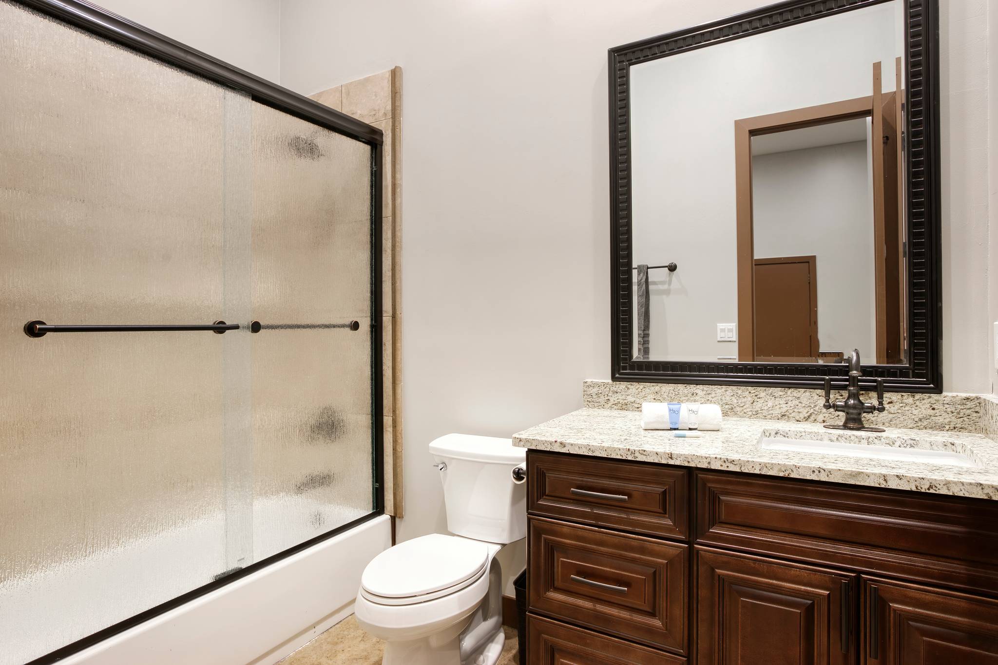 Pinnacle Vista Manor - Image 17