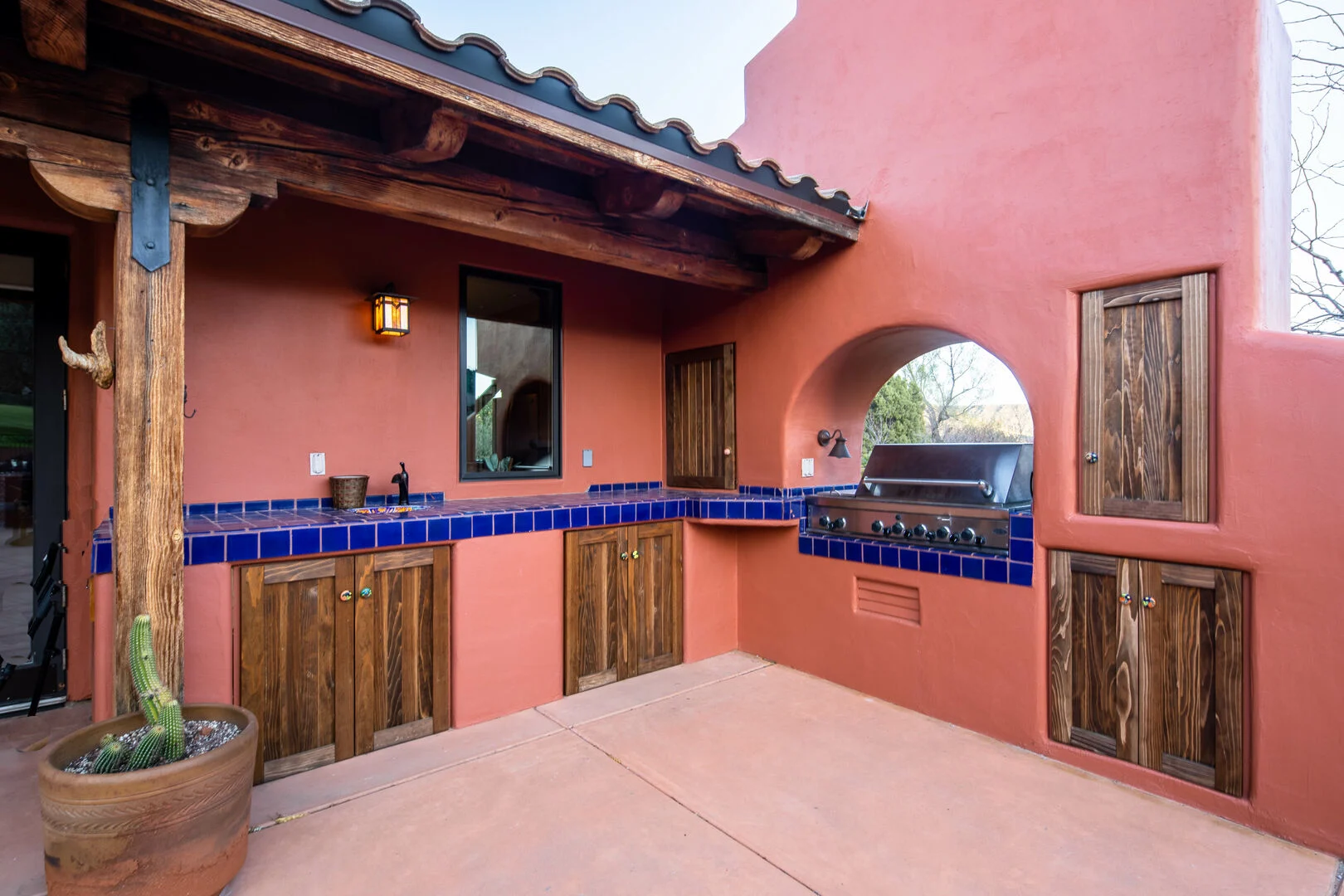 Hotsko House - Image 40