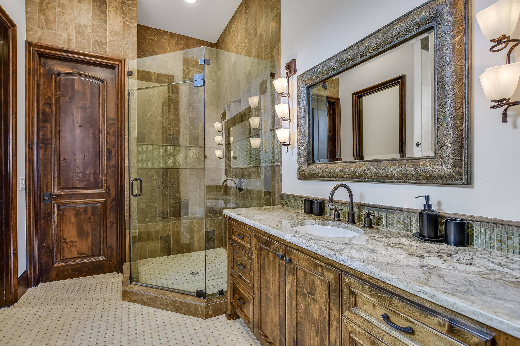 Woodrow Manor - Image 32