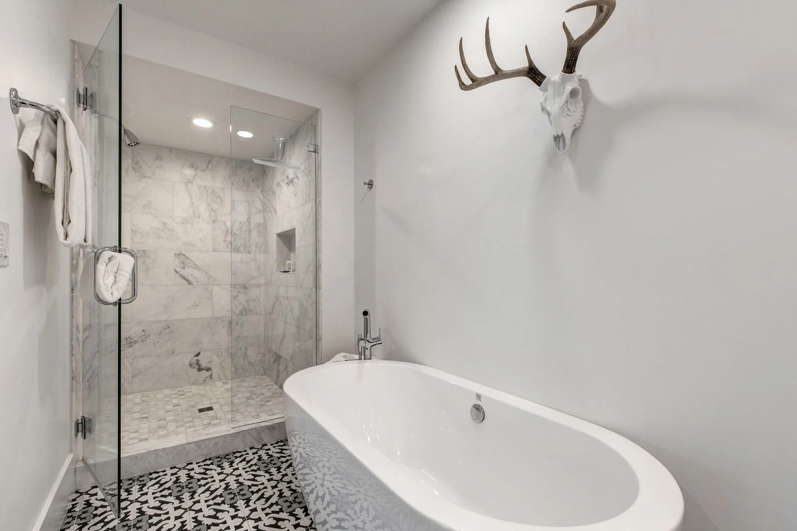 Deer House - Image 21