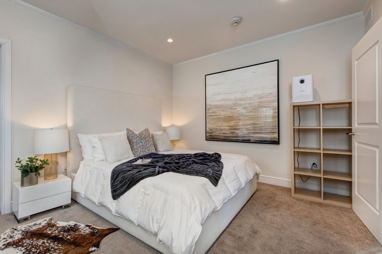 Silver Home - Image 31