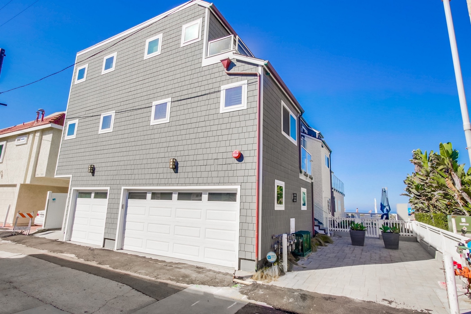 Peony House - Image 50