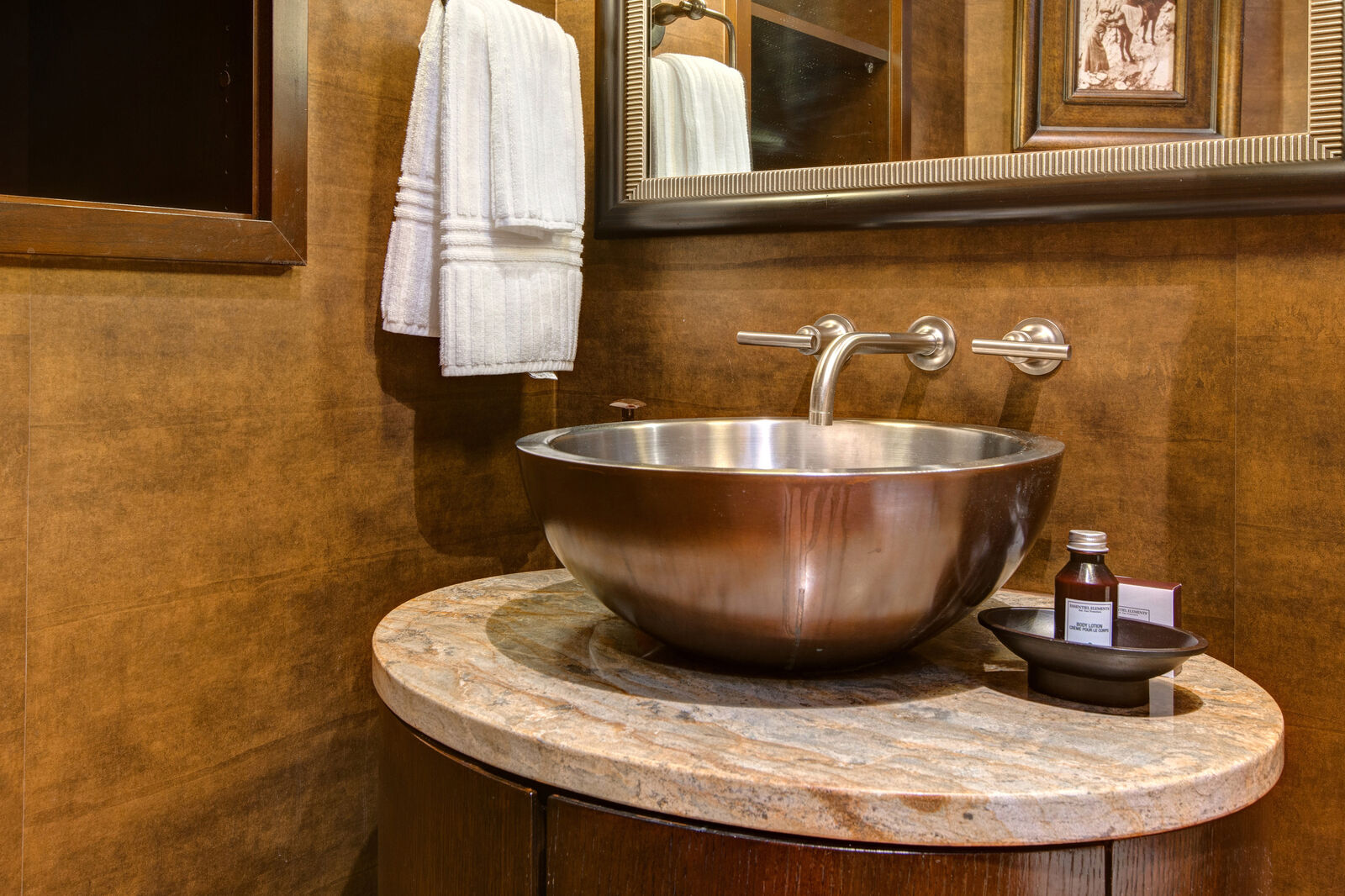 Peak Home - Image 26