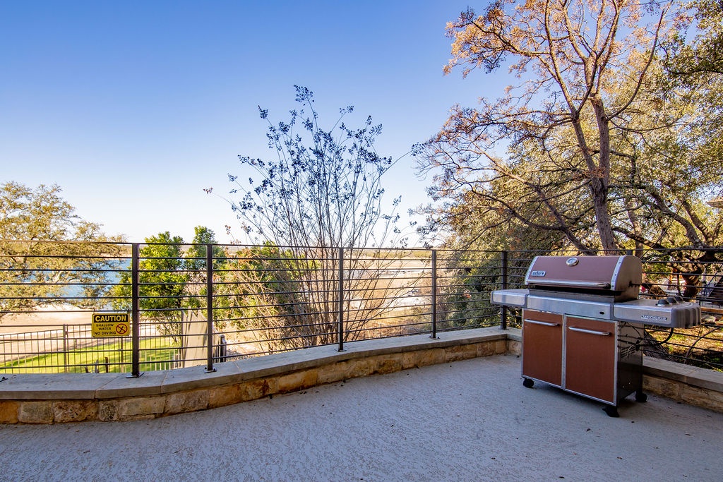 Lakeshore Place - Image 40