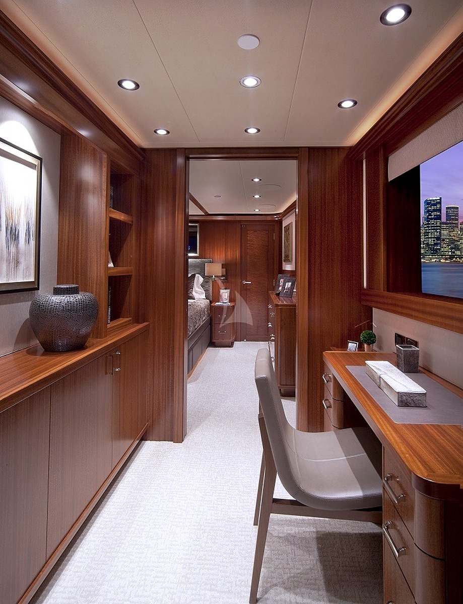 Pipe Dream Yacht - Image 10