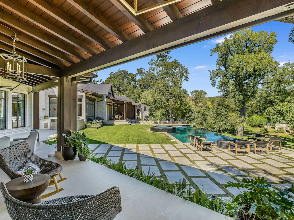 Bluebonnet Villa - Image 3