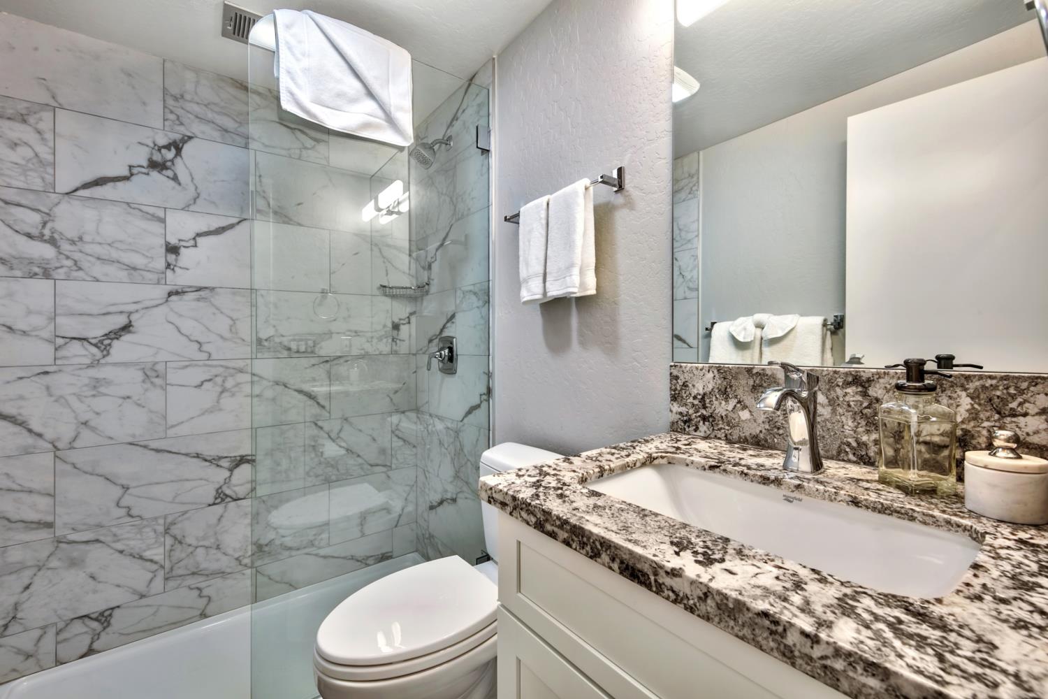 Sapphire House - Image 22