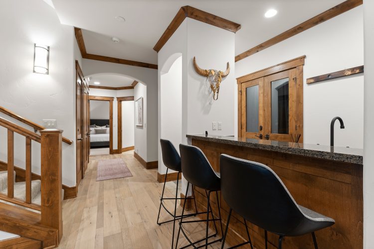 Berg Manor - Image 20