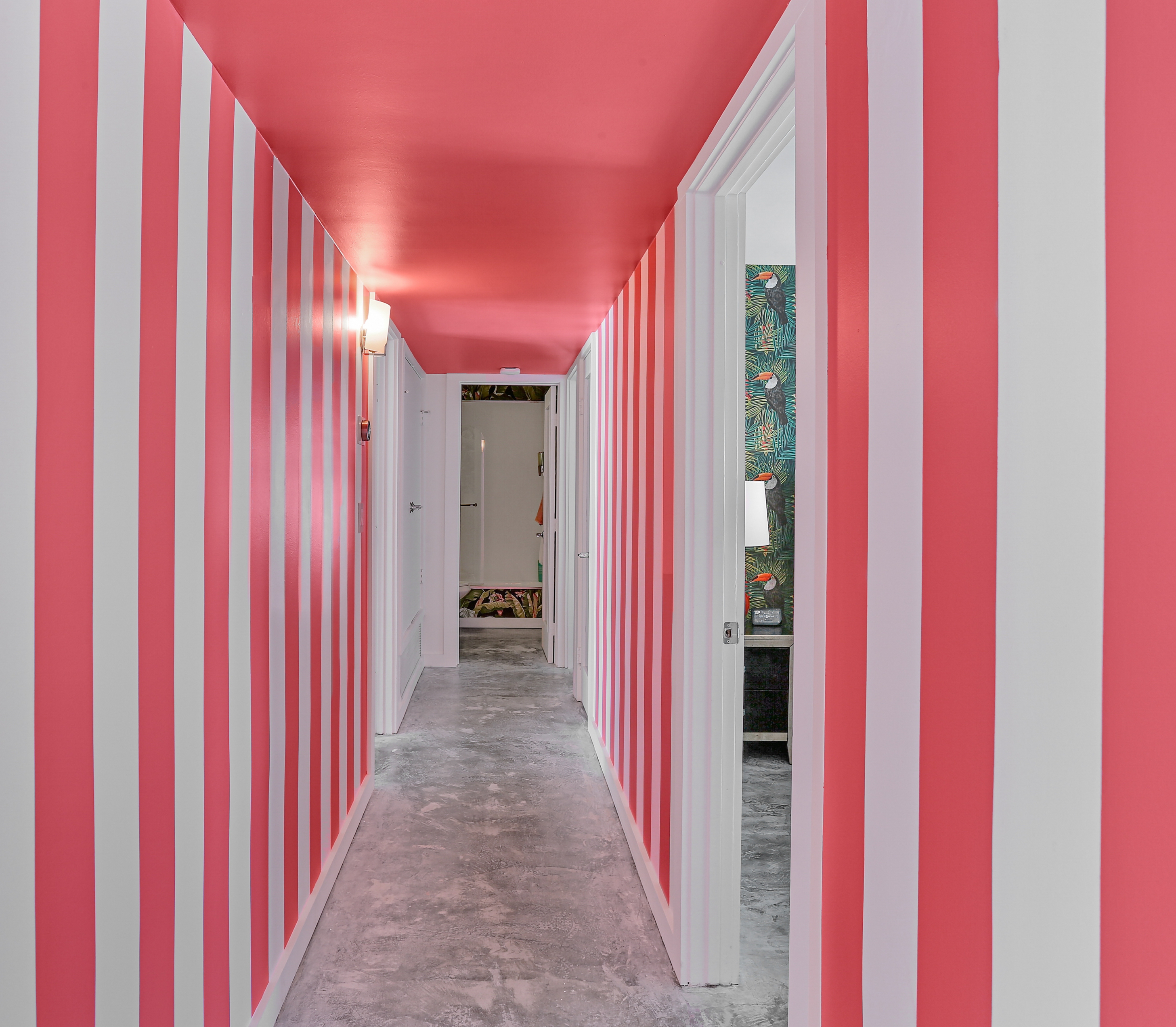 Lujo House - Image 11