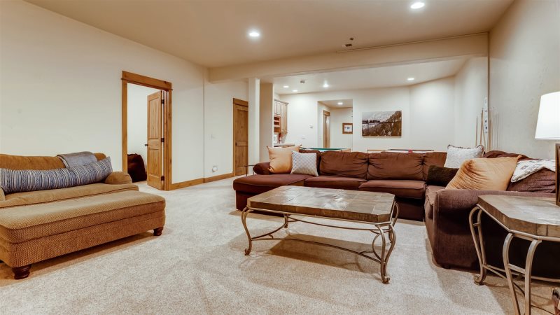 Royal Villa - Image 11