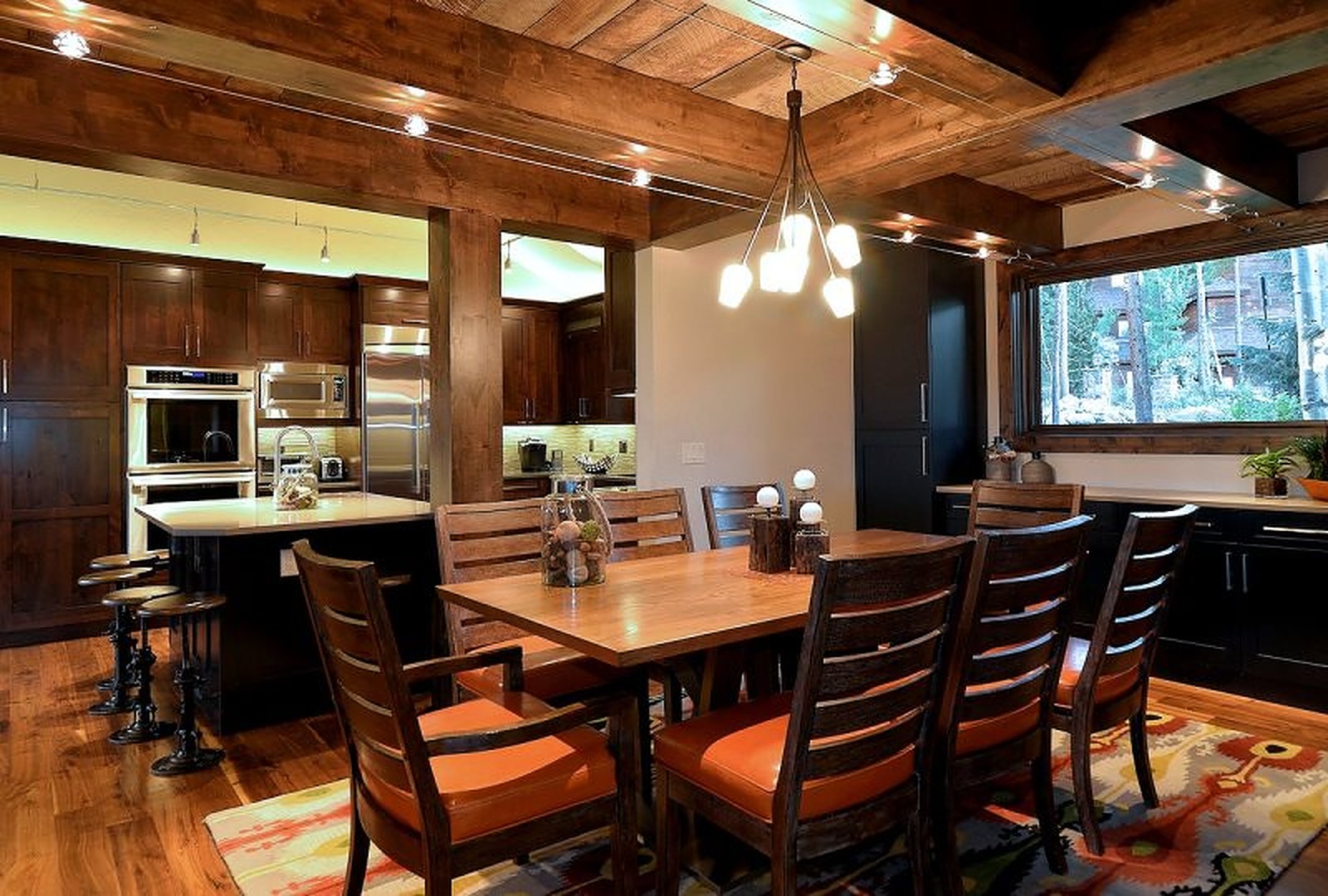 Amber Manor - Image 8