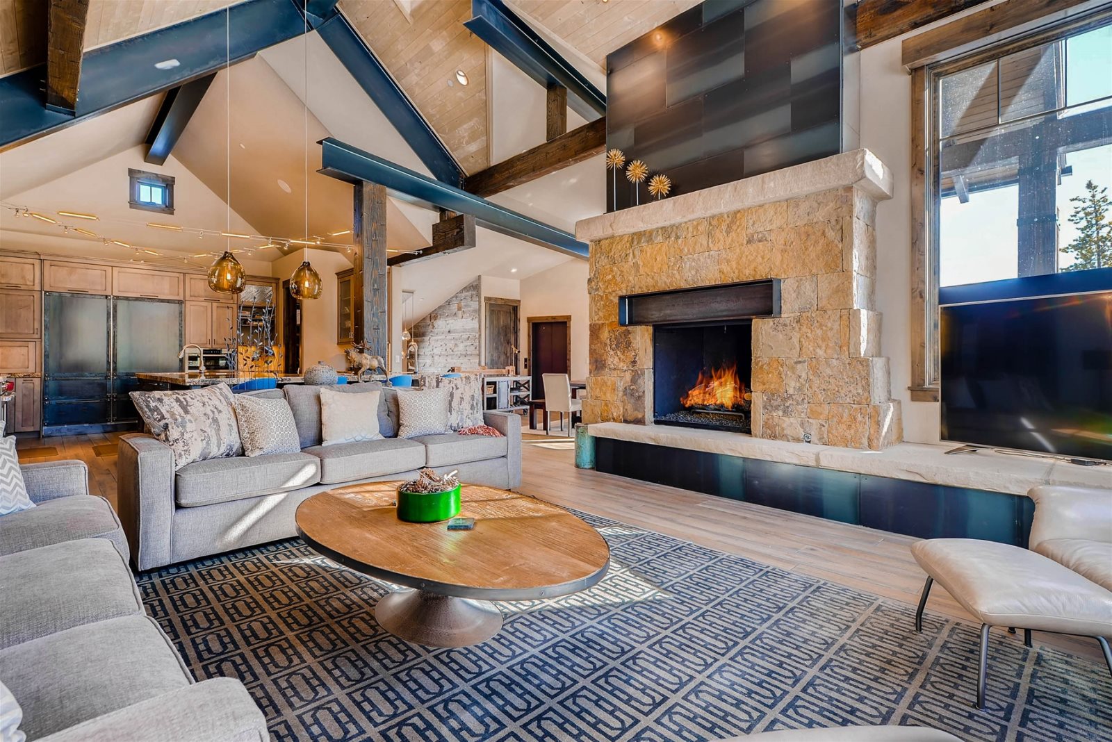 Iron Manor - Image 2