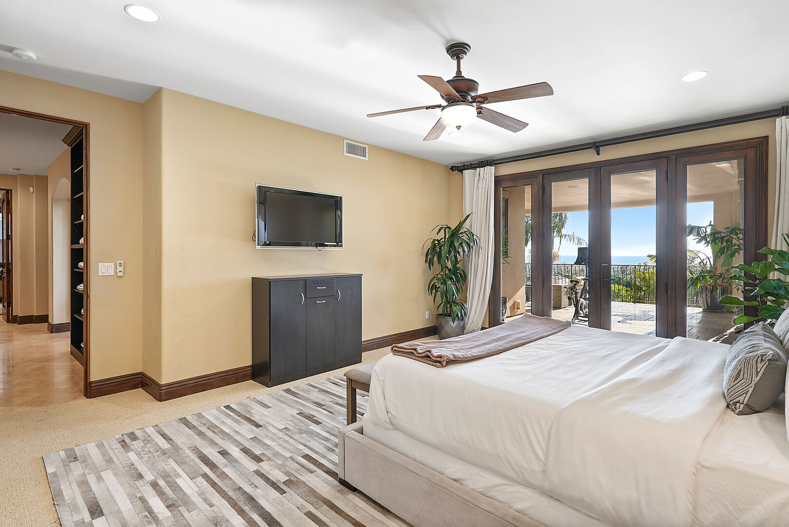 Campana House - Image 30