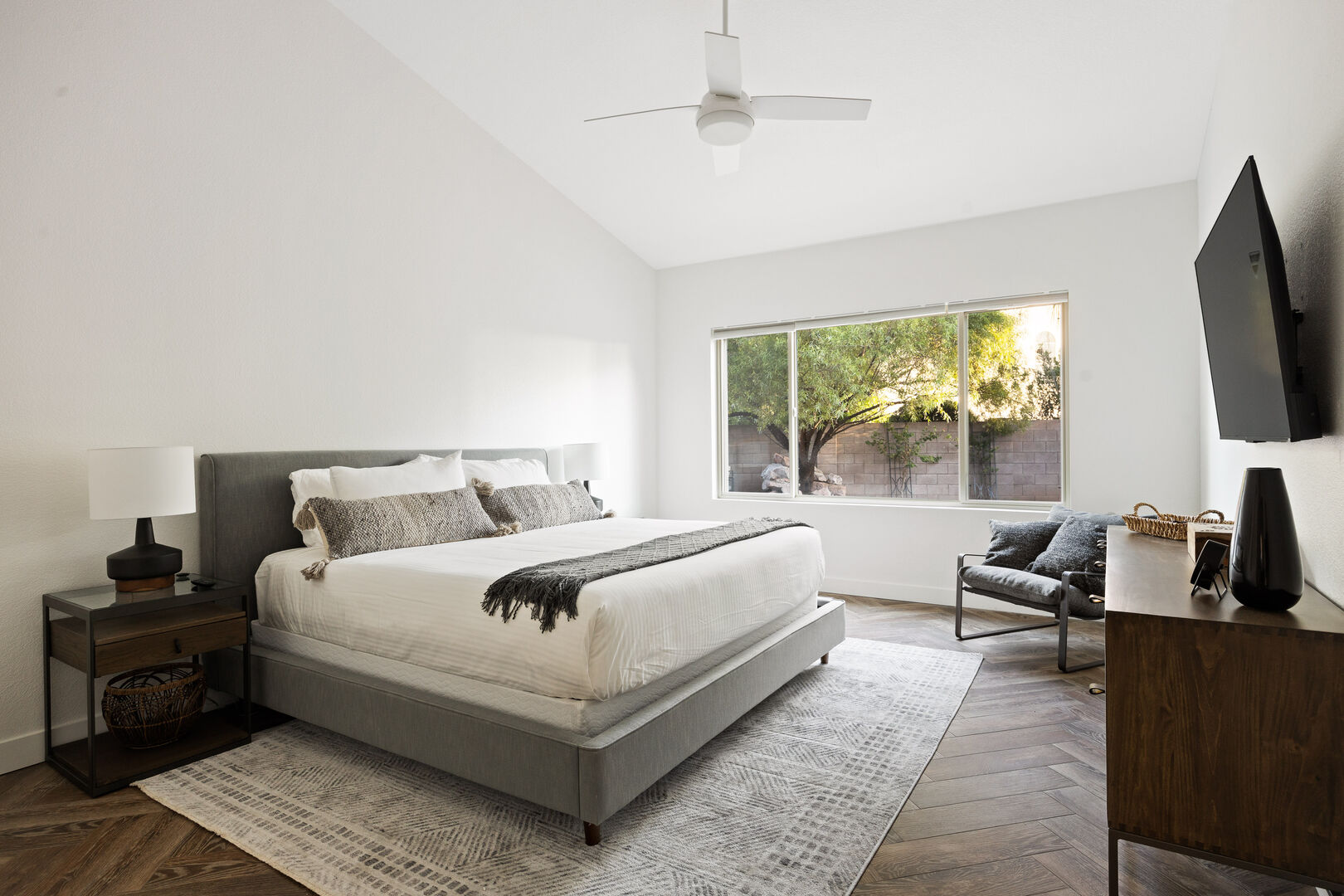 Third Mesa House - Image 24